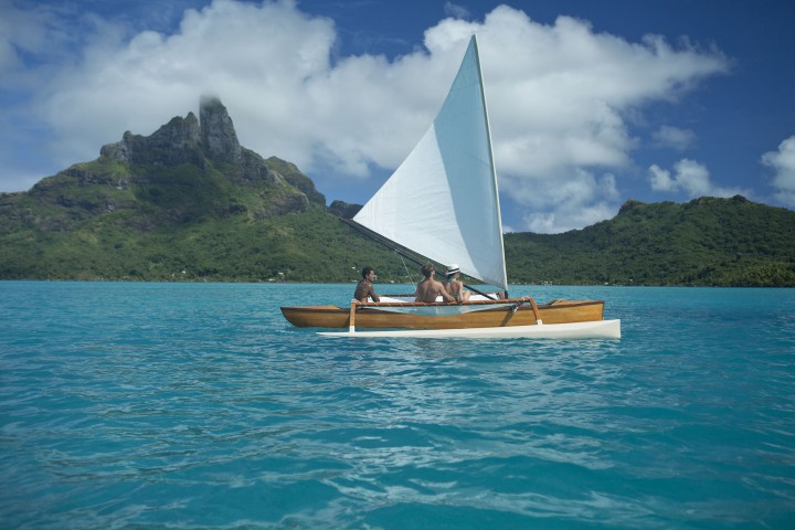 How to travel to Bora Bora?